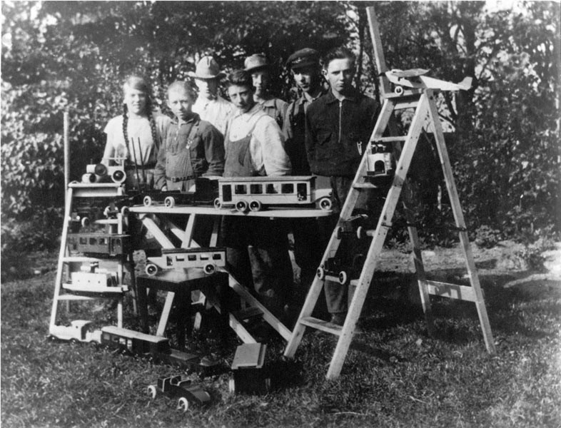 Первая производственная линия, 1932.